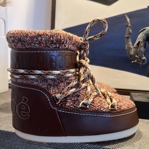 CHLOÉ x MOON BOOTS.   US size 7 - 7.5, EU size 39-40
